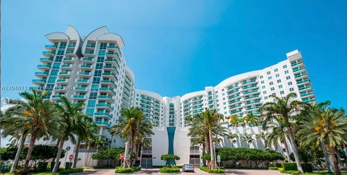 7900 Harbor Island Dr 1424