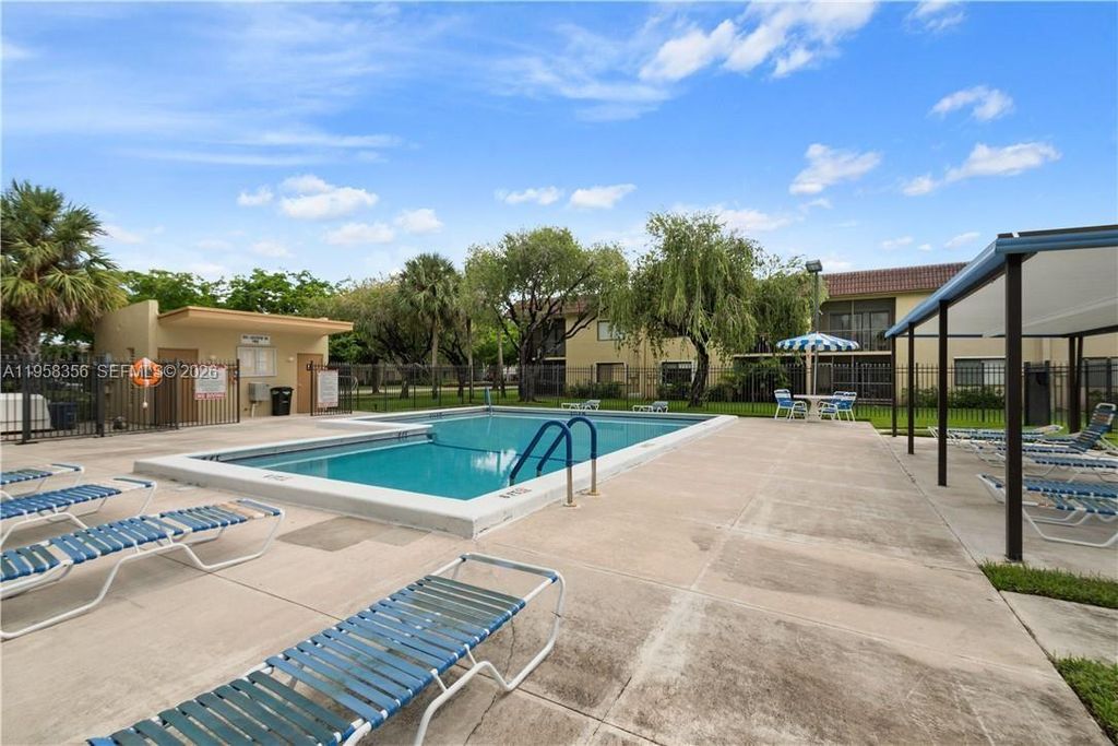 Photo of 321 Lakeview Dr #204, Weston, FL 33326 (MLS # A11958356)