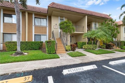 Photo of 321 Lakeview Dr #204, Weston, FL 33326 (MLS # A11958356)