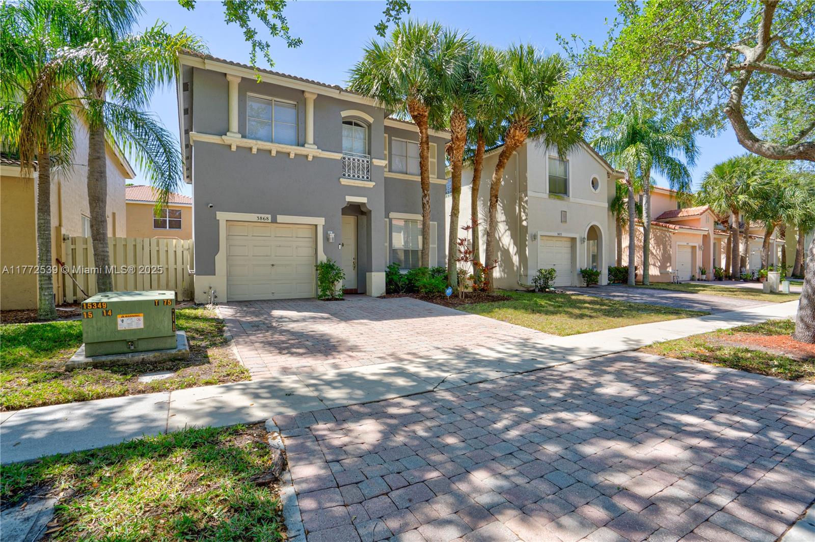 3868 Lake Tahoe Cir