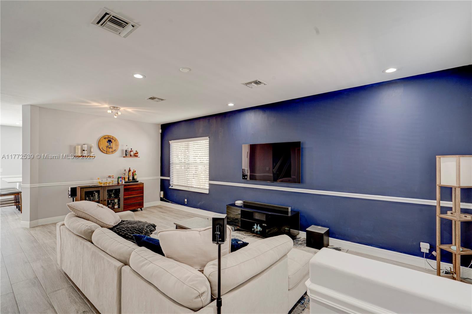 3868 Lake Tahoe Cir