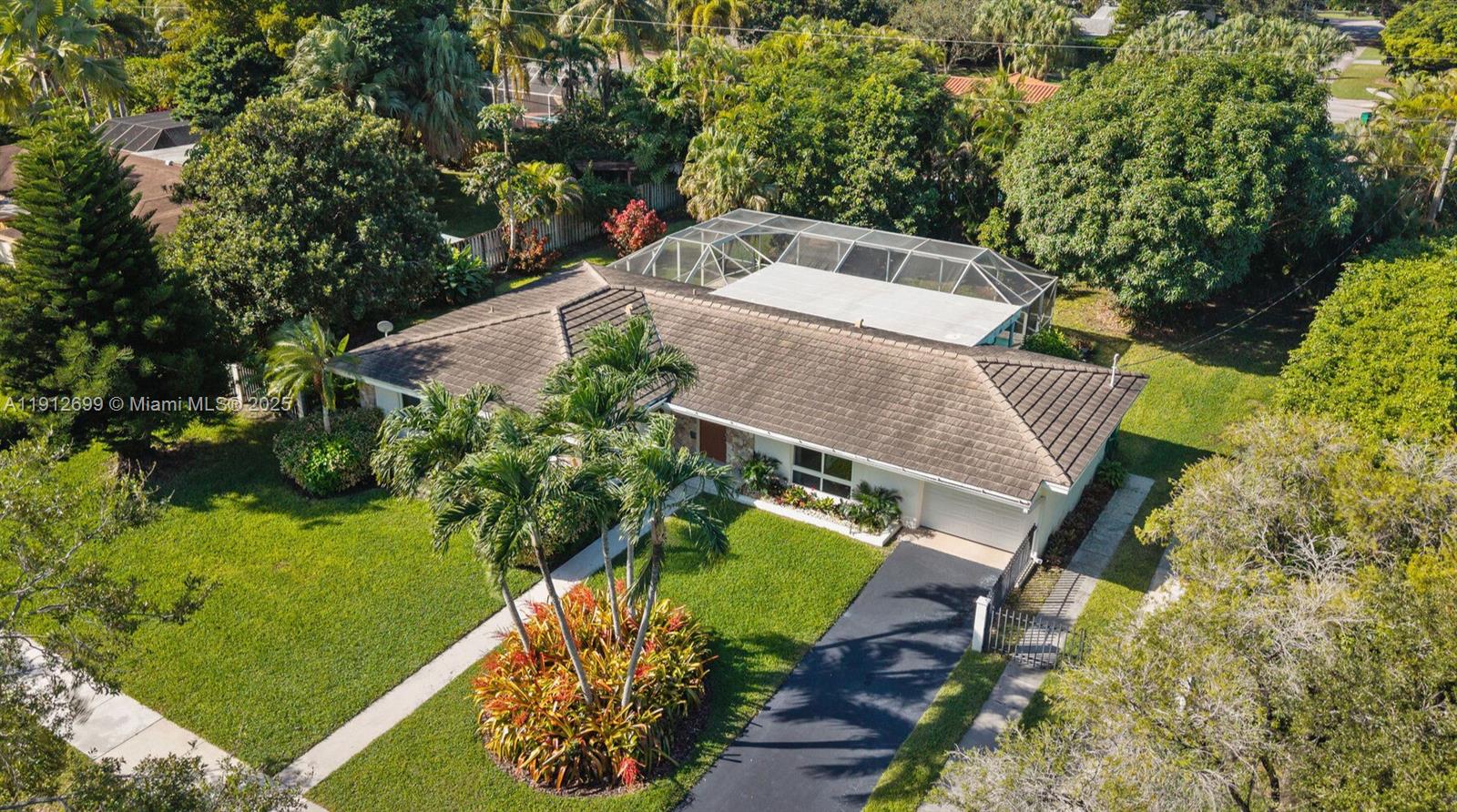 CORAL REEF ESTATES - Residential