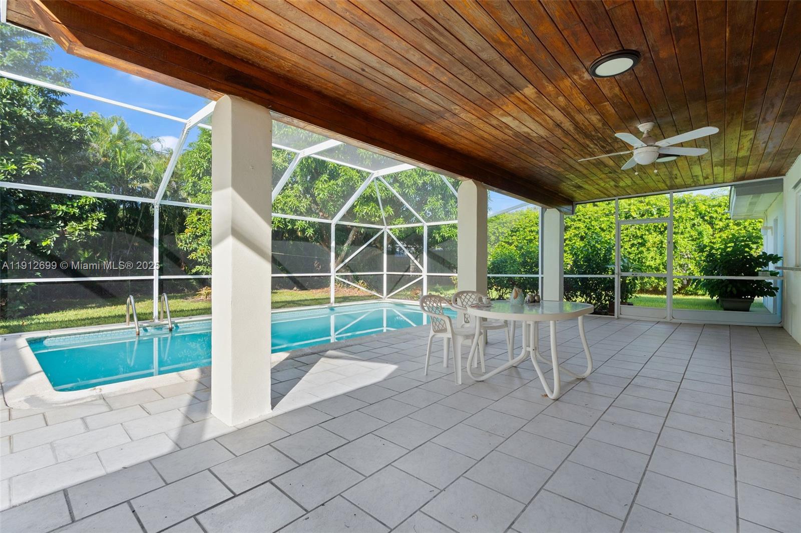 CORAL REEF ESTATES - Residential