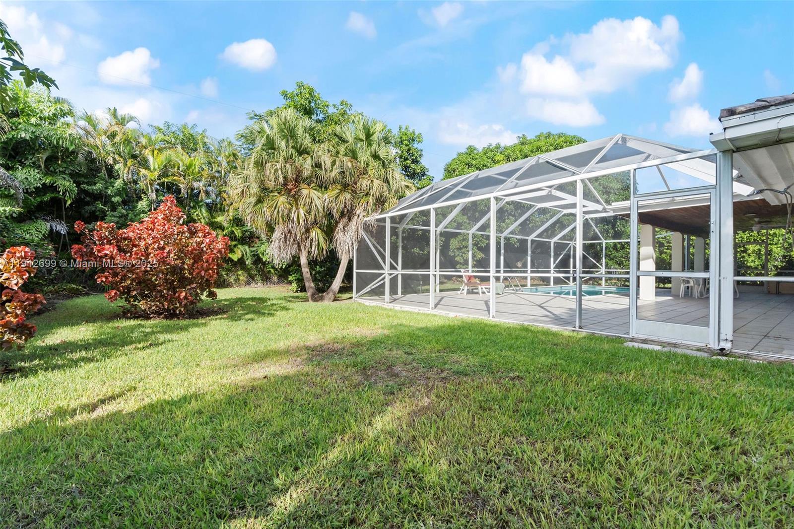 CORAL REEF ESTATES - Residential