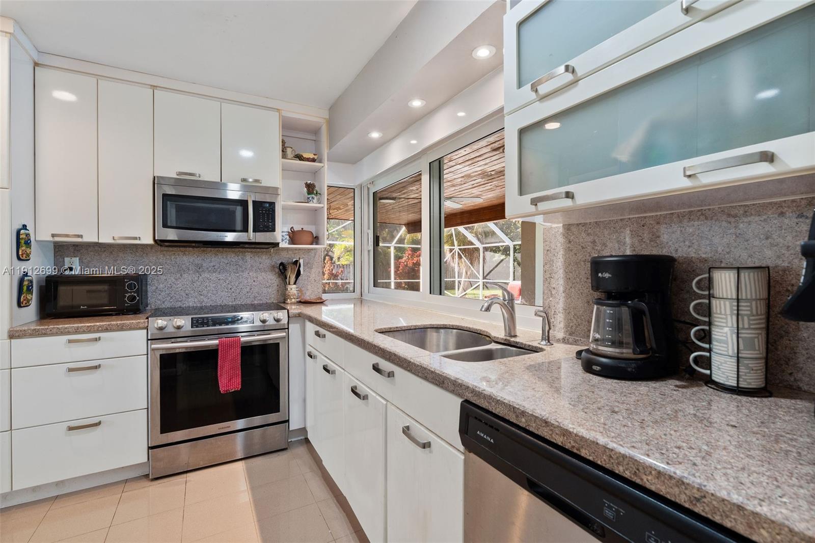 CORAL REEF ESTATES - Residential