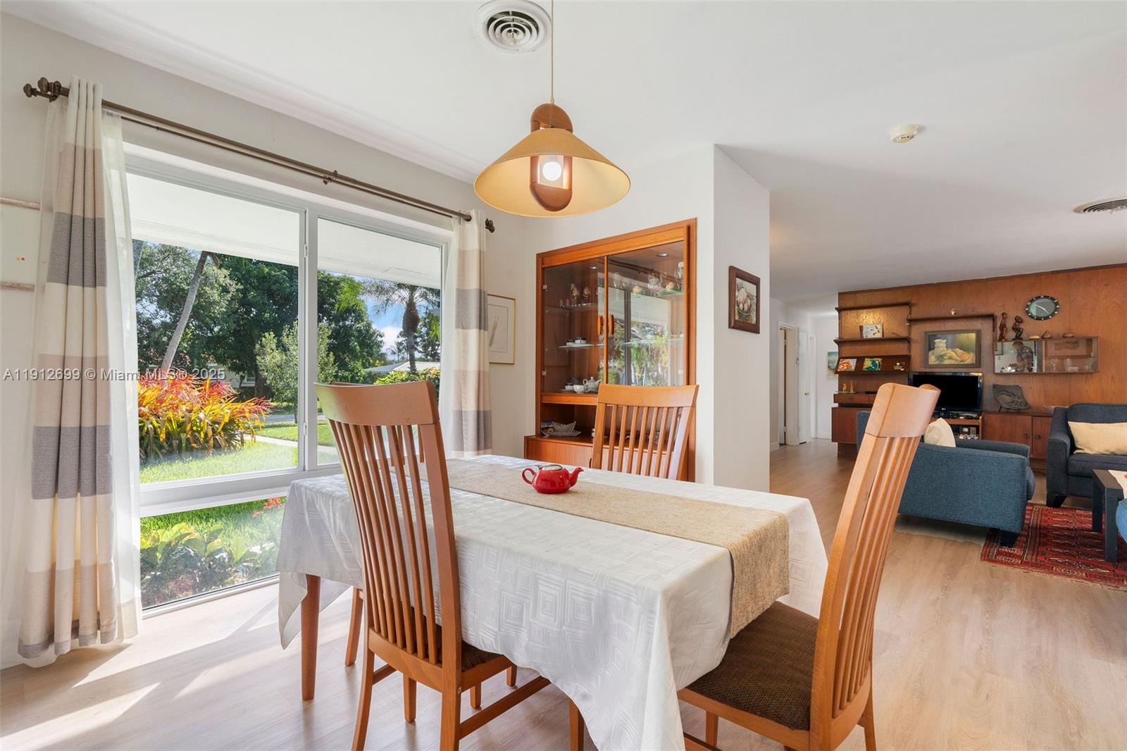 CORAL REEF ESTATES - Residential