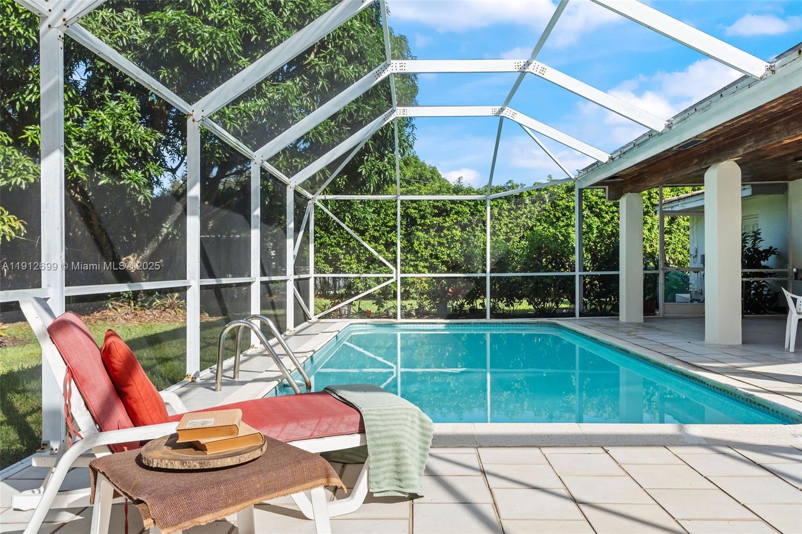 CORAL REEF ESTATES - Residential