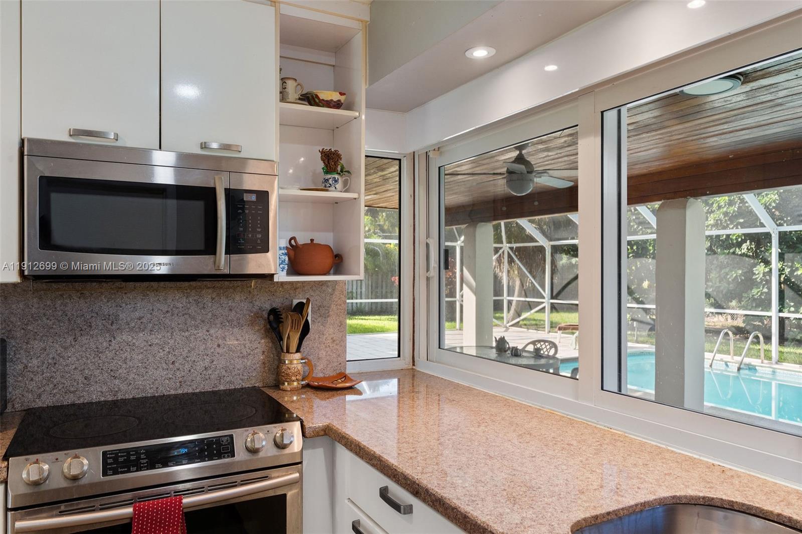 CORAL REEF ESTATES - Residential