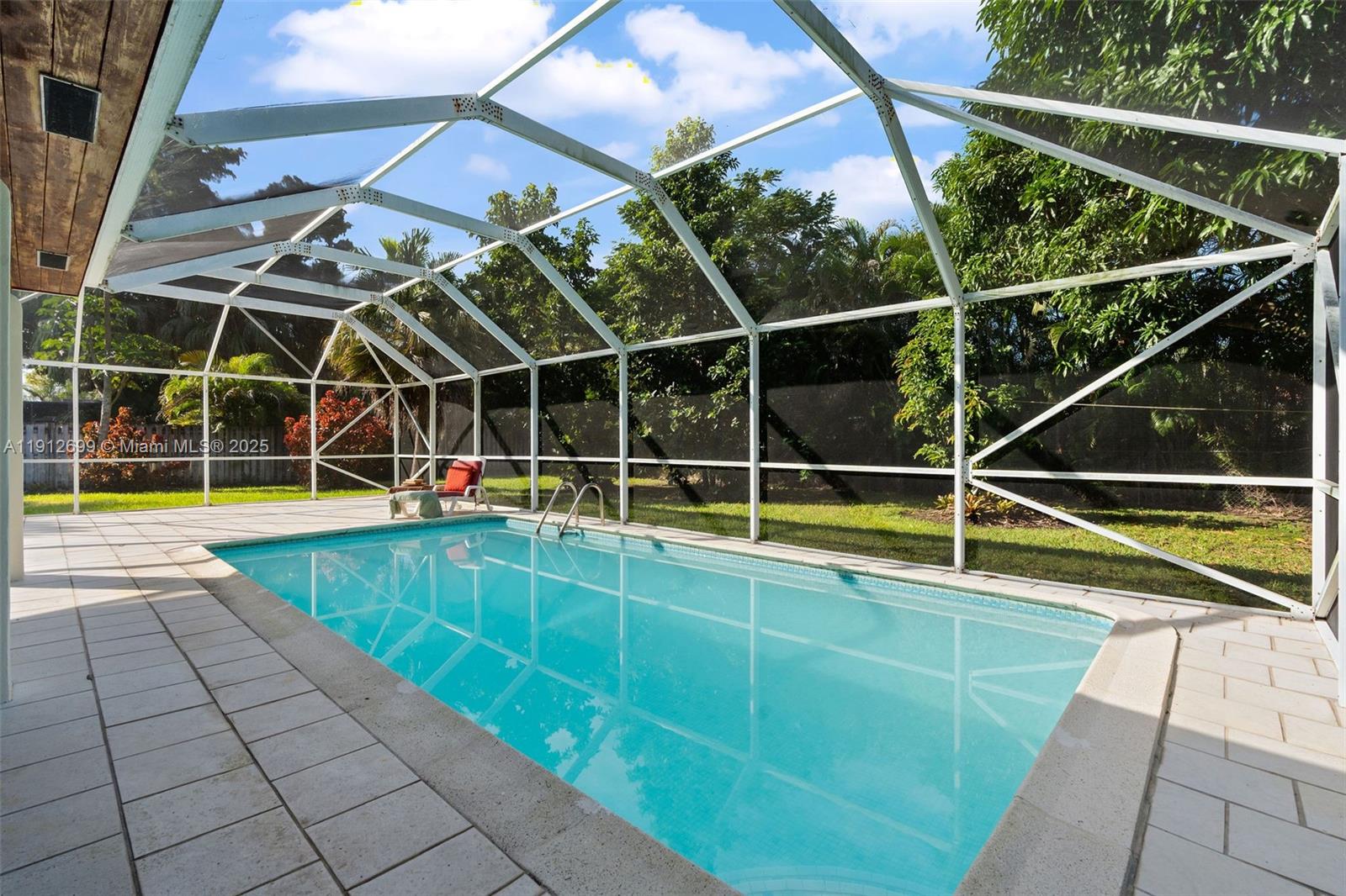 CORAL REEF ESTATES - Residential