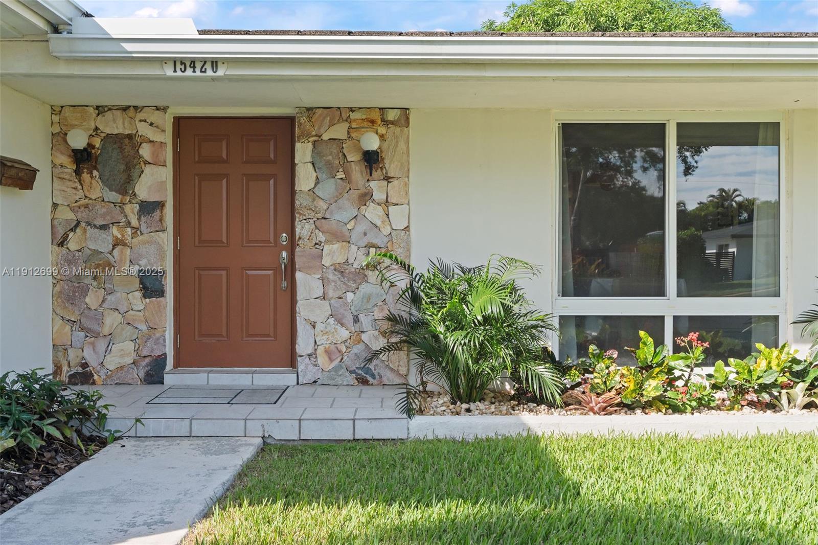 CORAL REEF ESTATES - Residential