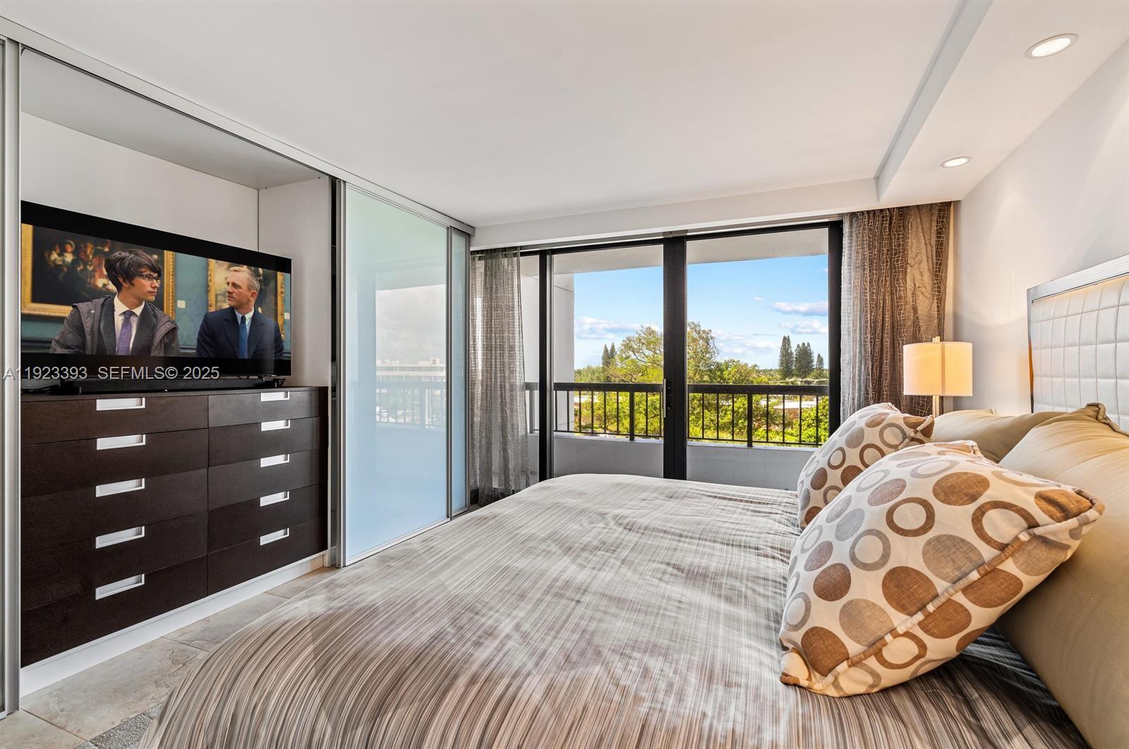 PLACIDE CONDO - Residential