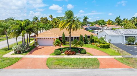 5221 Roosevelt St Hollywood FL 33021