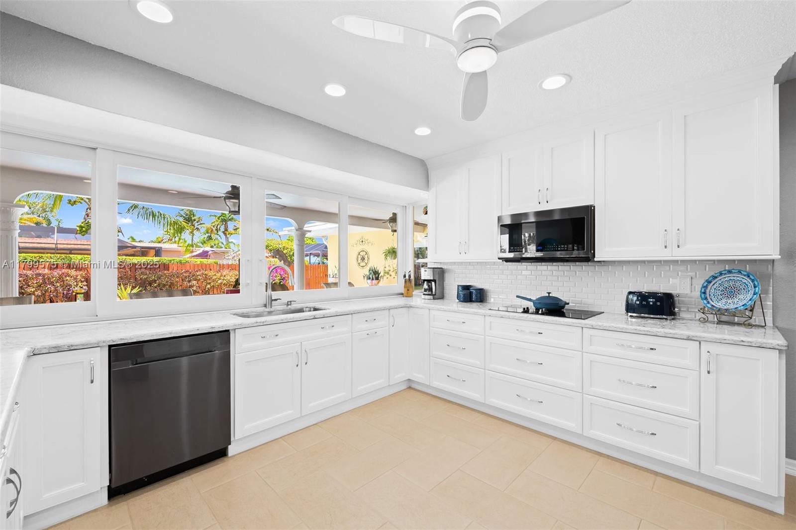 HOLLYWOOD HILLS AMEN PLAT - Residential