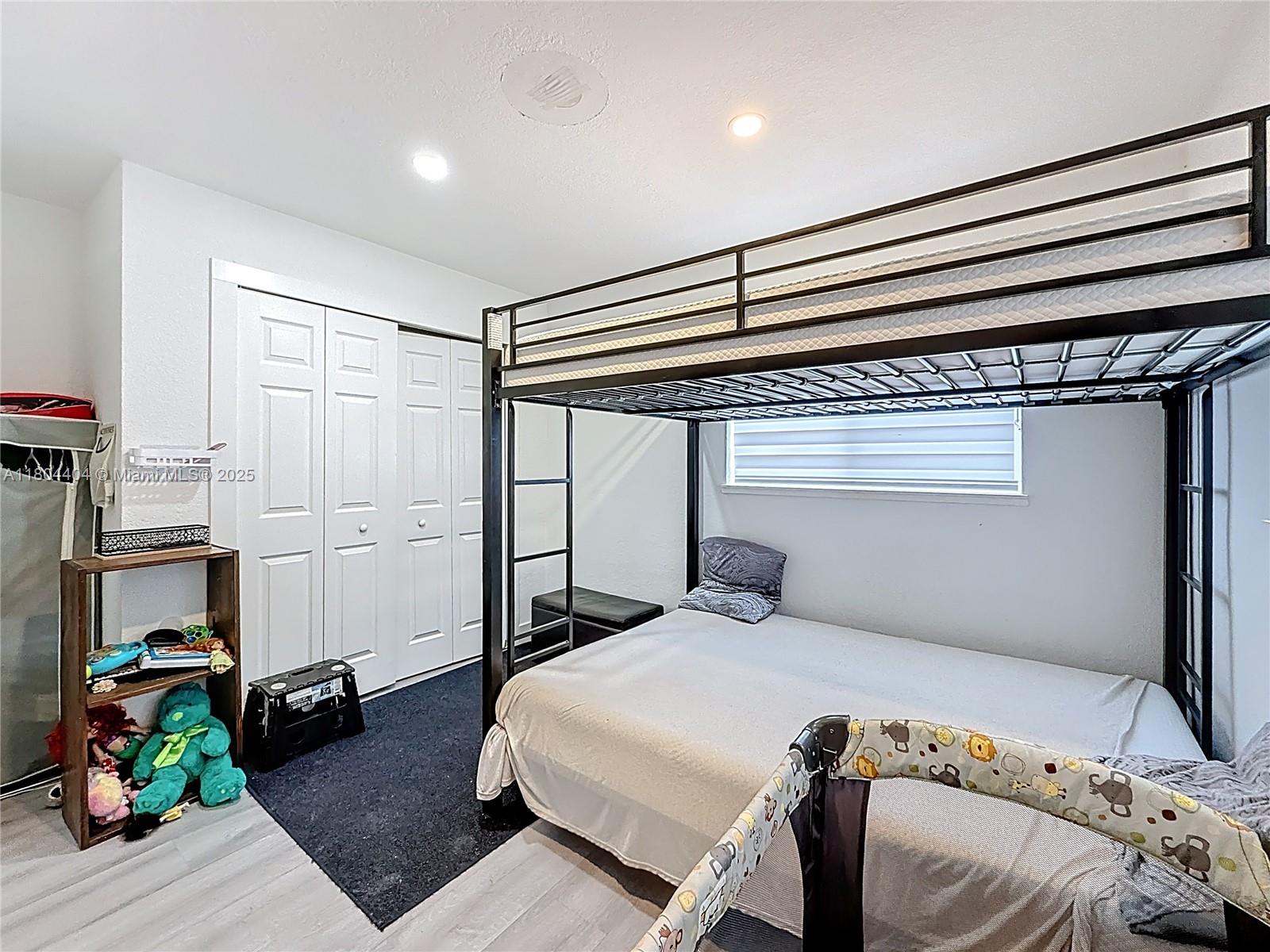 LAKE LUCERNE SEC 4 - Residential