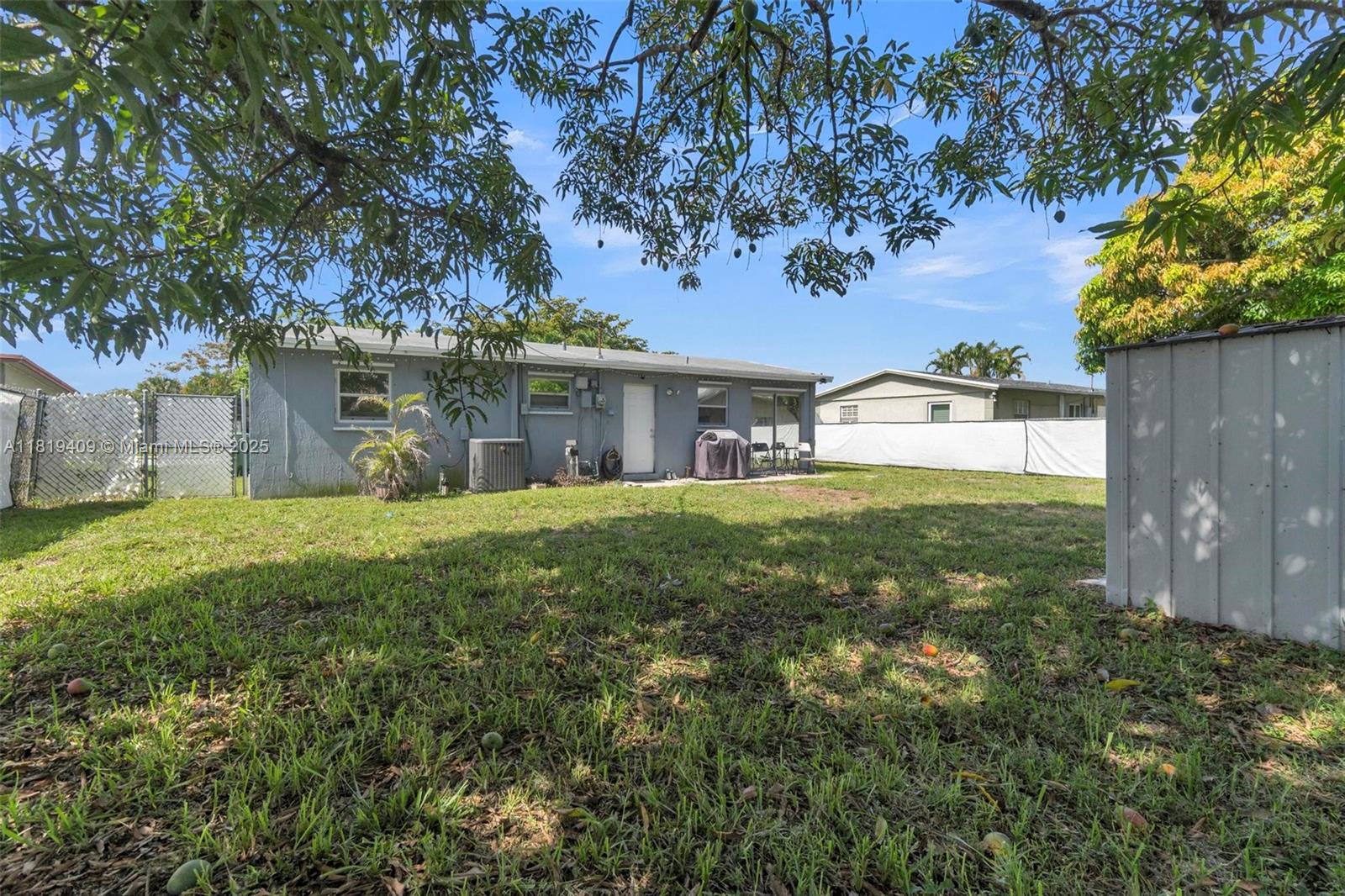 2771 NW 25th St