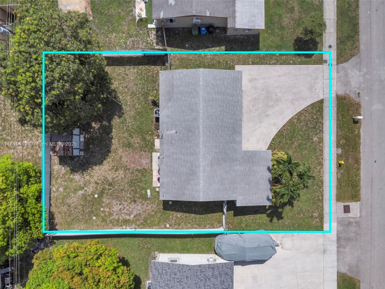 2771 NW 25th St