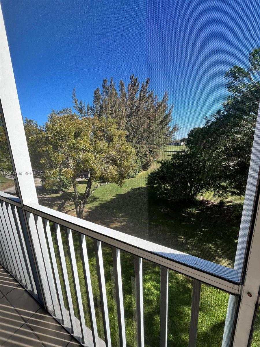 NO 11 PALM-AIRE COUNTRY C - Residential