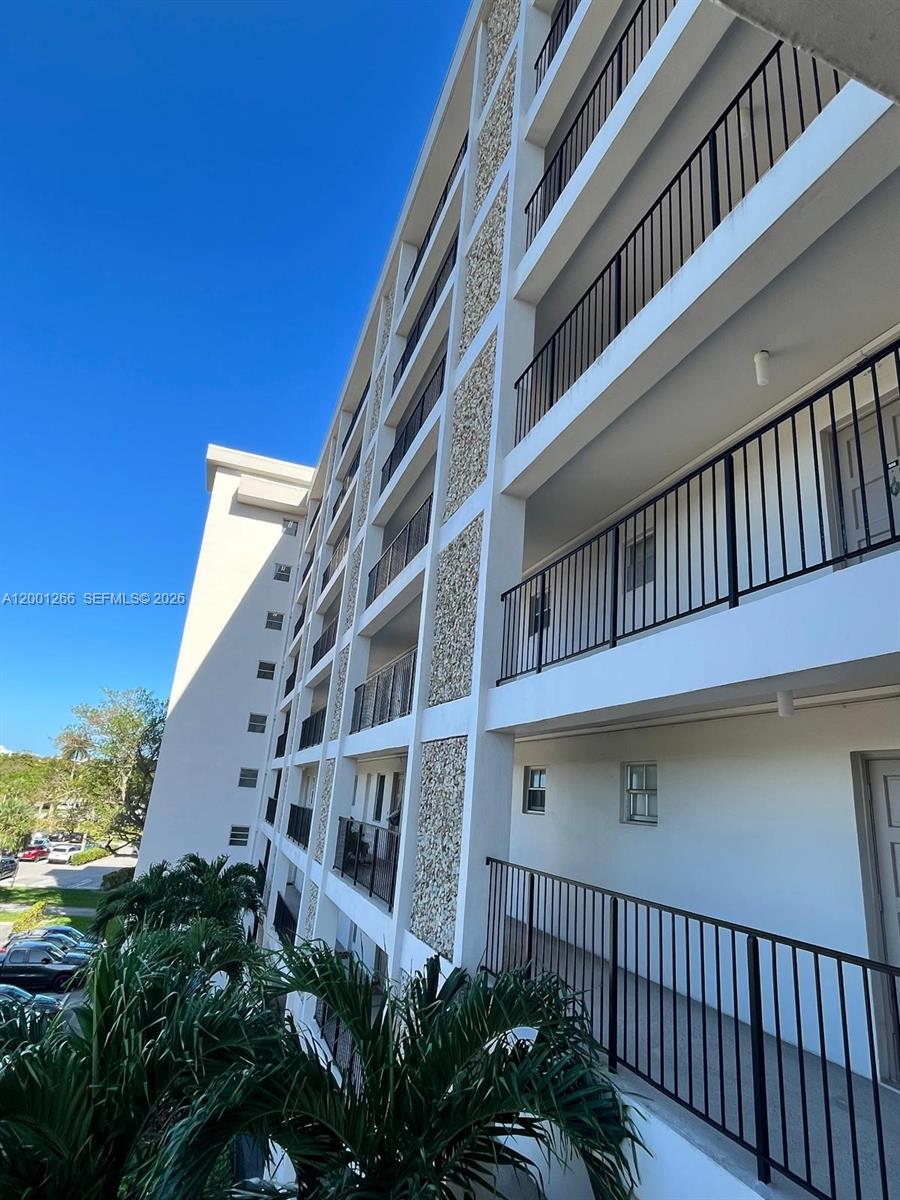 NO 11 PALM-AIRE COUNTRY C - Residential