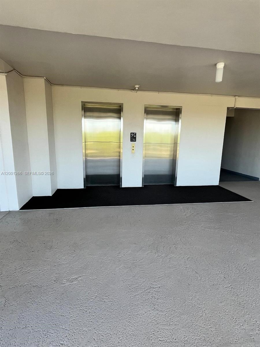 NO 11 PALM-AIRE COUNTRY C - Residential