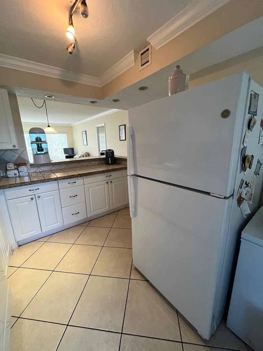 3200 N Palm Aire Dr 407