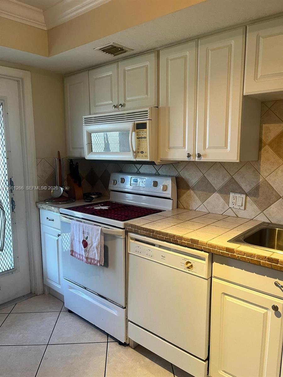 NO 11 PALM-AIRE COUNTRY C - Residential