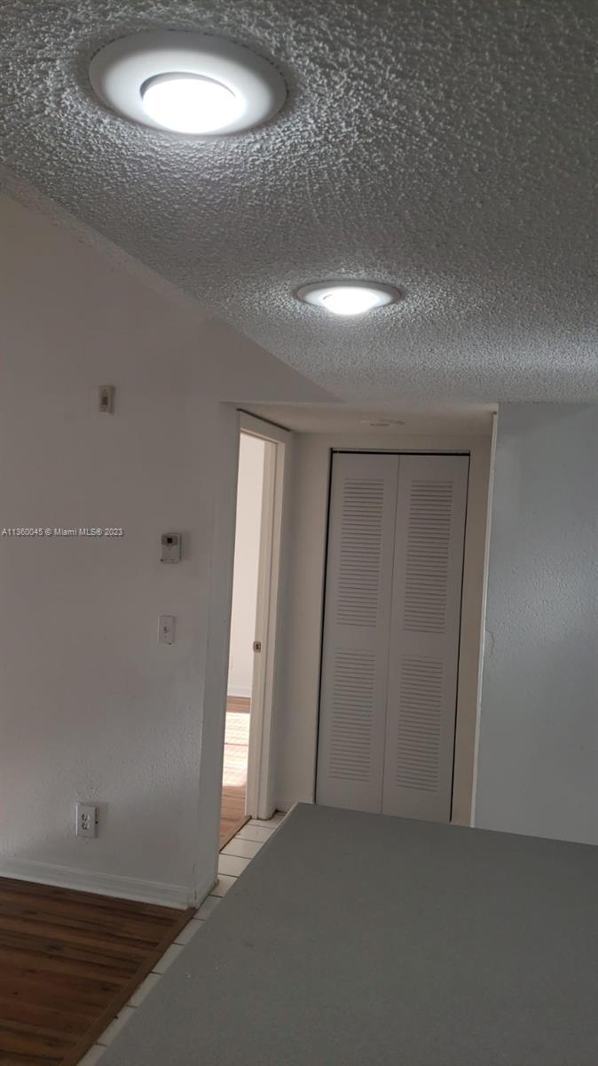 WINDWARD LAKES CONDO - Residential Lease