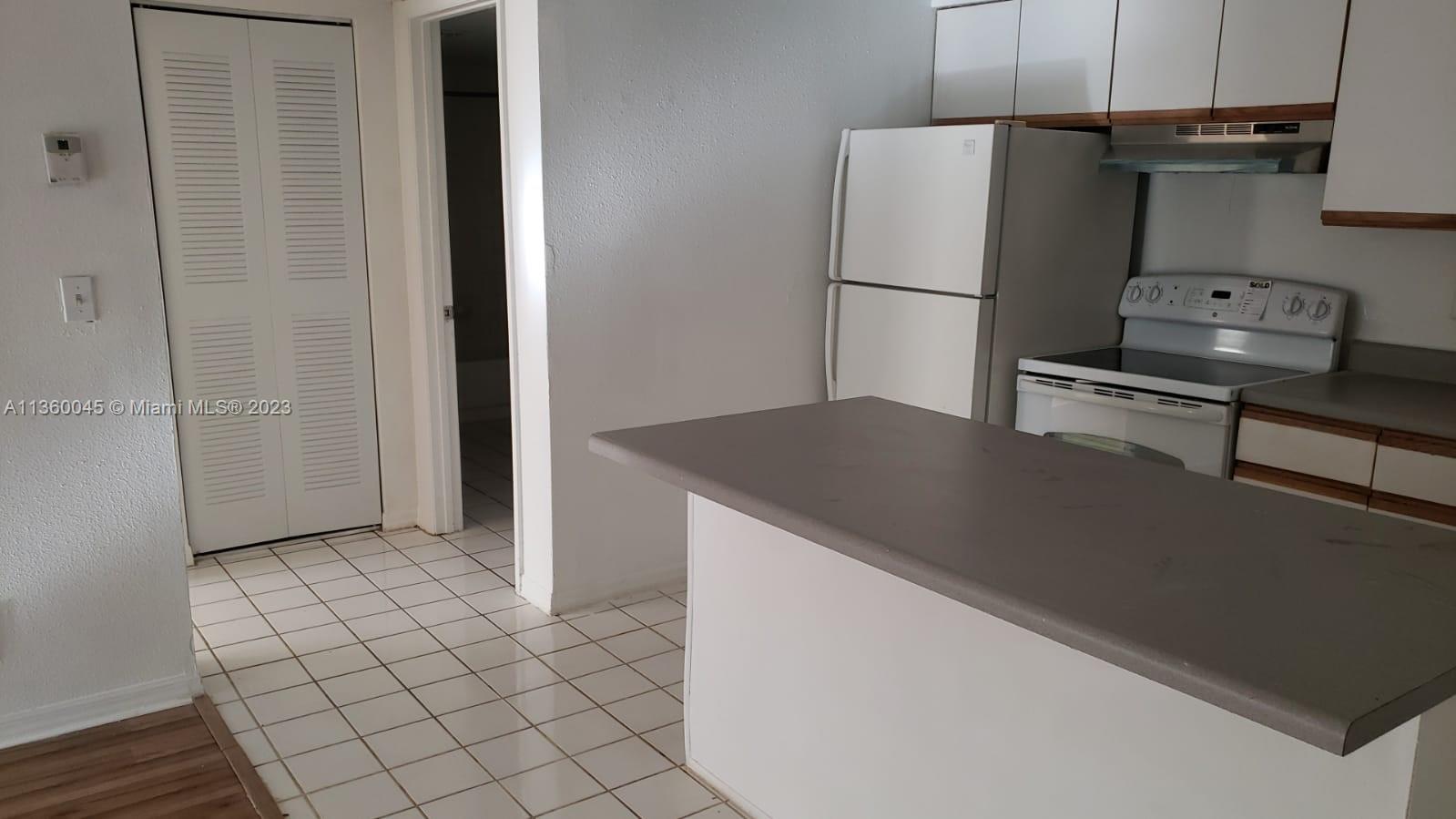 WINDWARD LAKES CONDO - Residential Lease