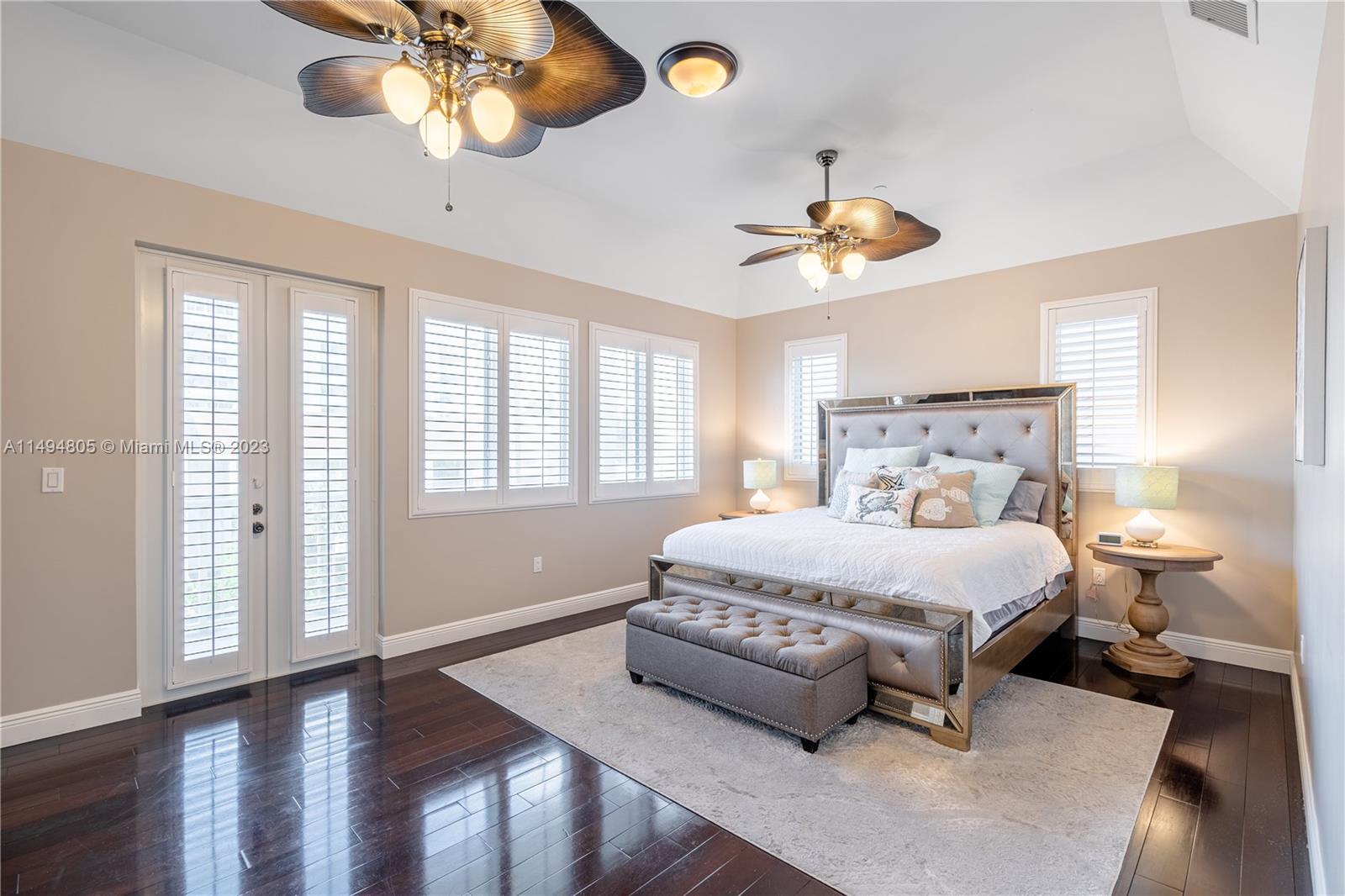 HOLLYWOOD BEACH - Residential