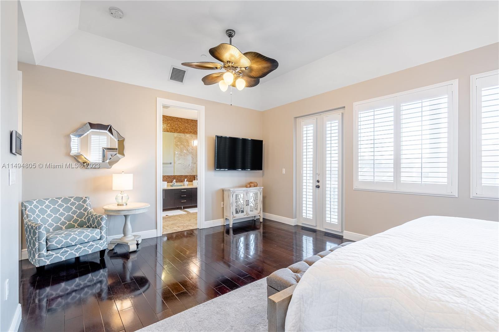 HOLLYWOOD BEACH - Residential