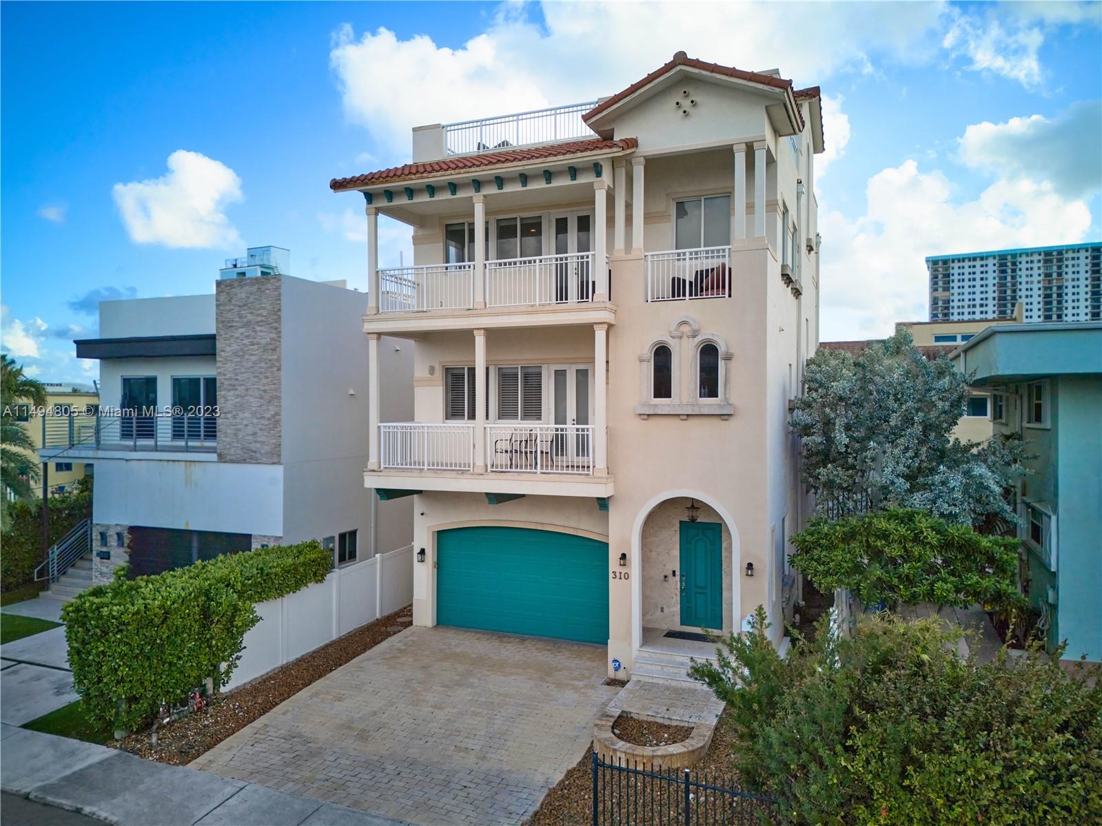 HOLLYWOOD BEACH - Residential