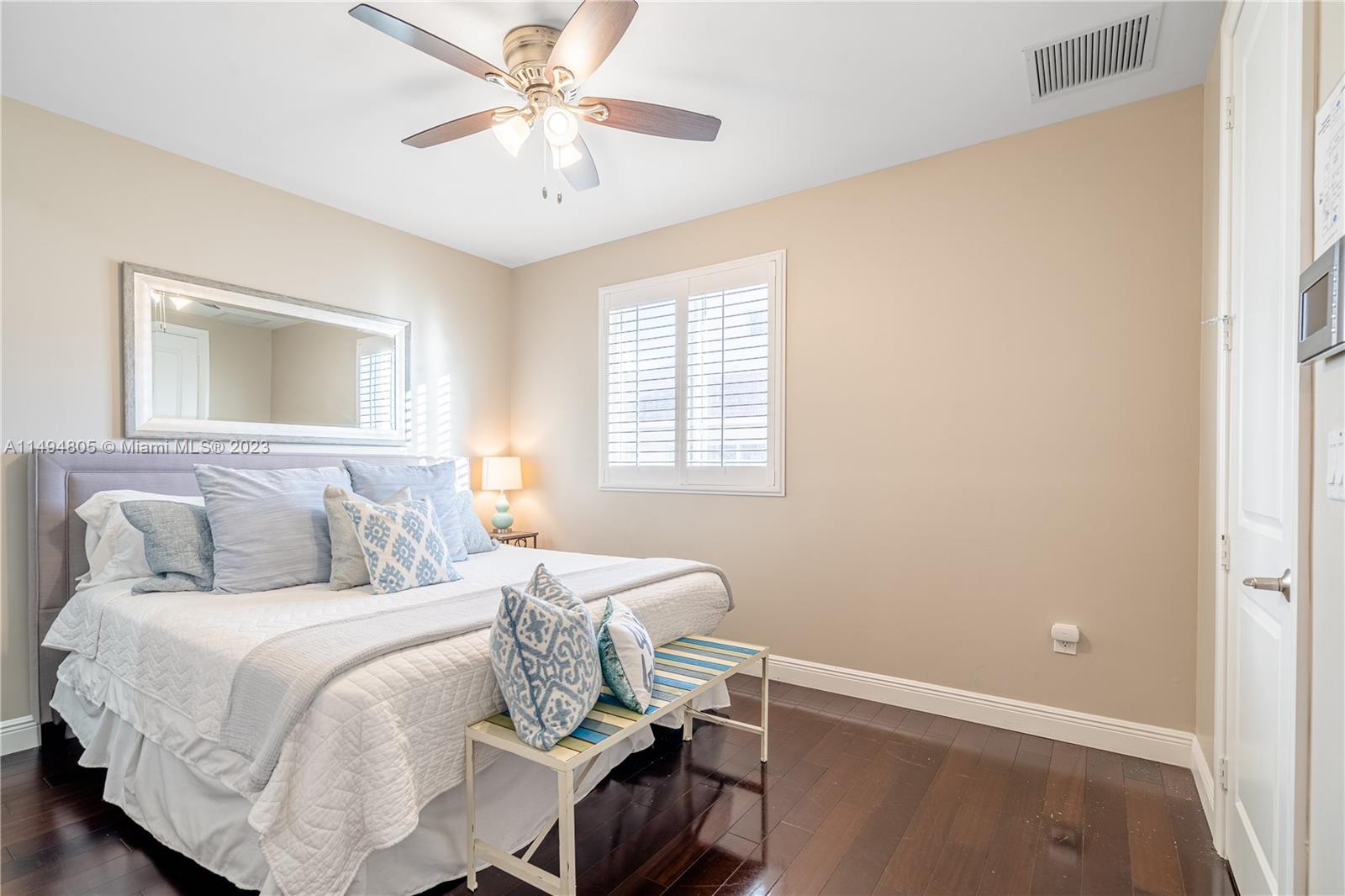 HOLLYWOOD BEACH - Residential