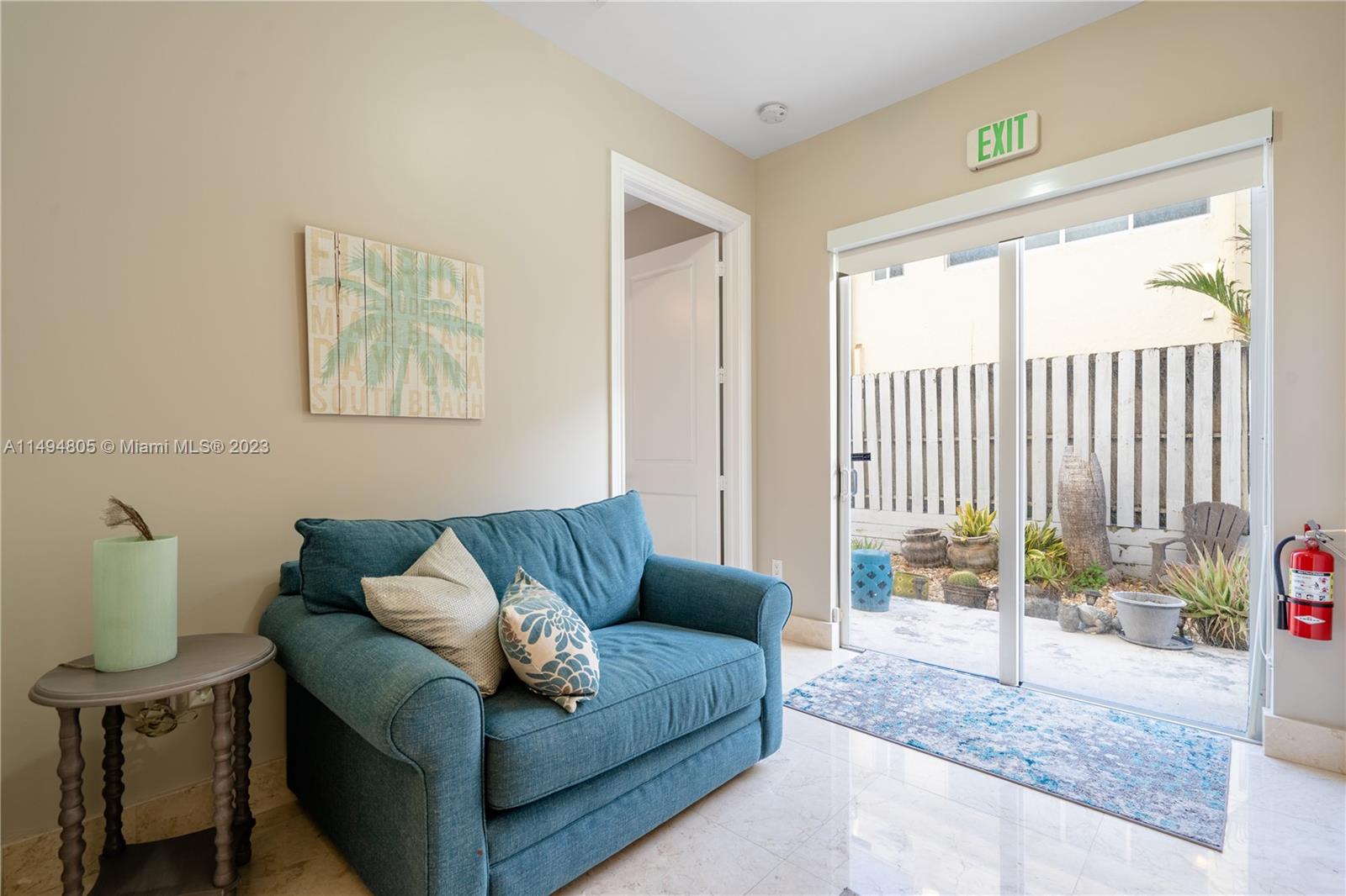 HOLLYWOOD BEACH - Residential