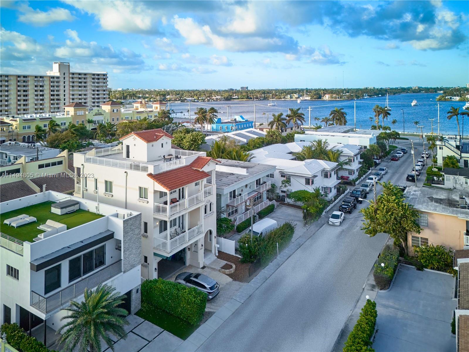 HOLLYWOOD BEACH - Residential
