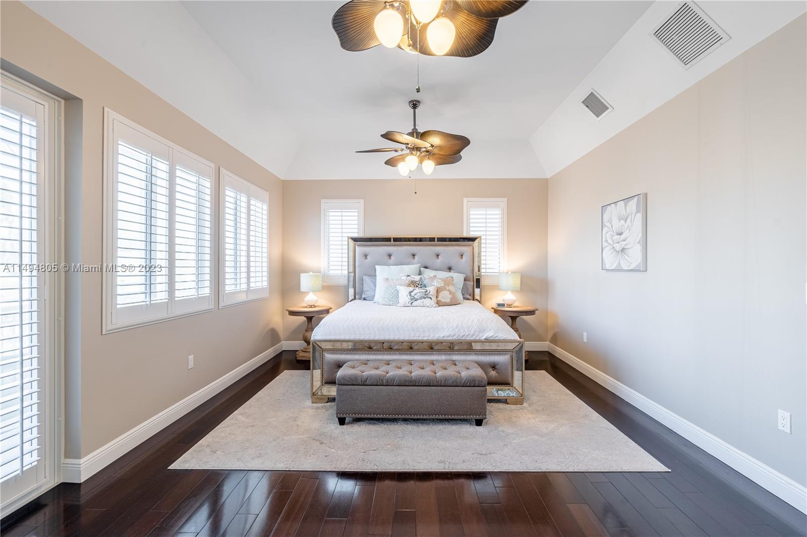 HOLLYWOOD BEACH - Residential