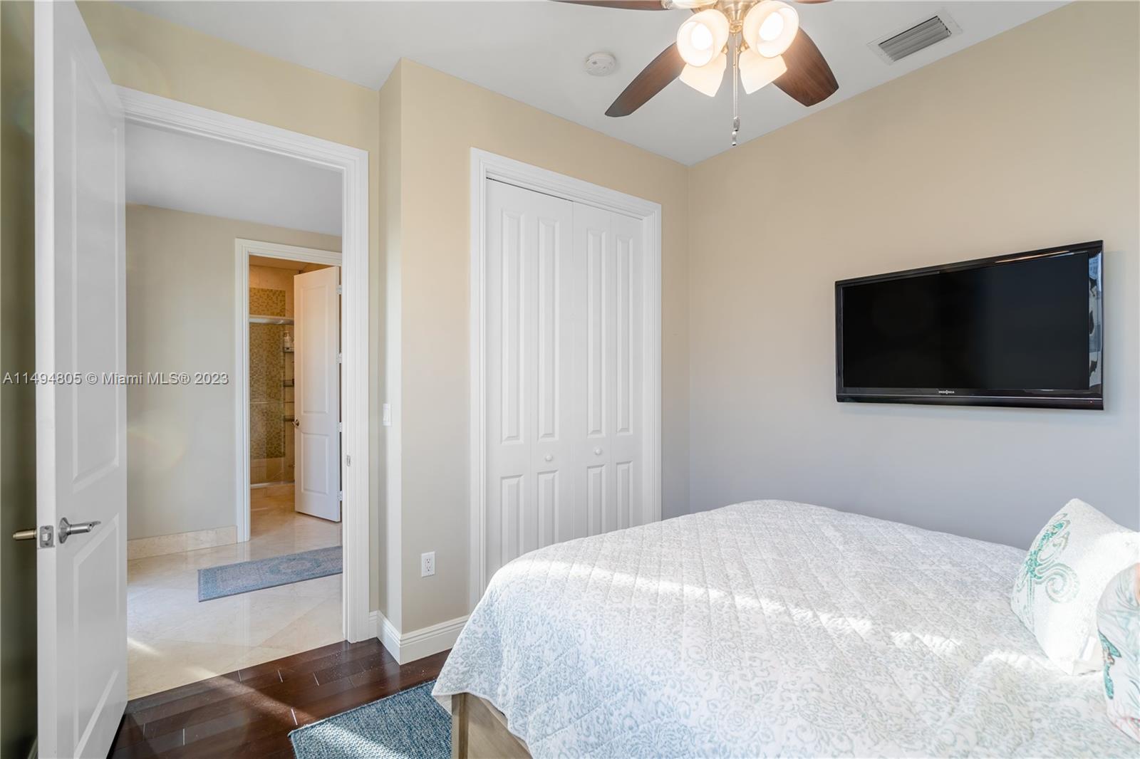 HOLLYWOOD BEACH - Residential