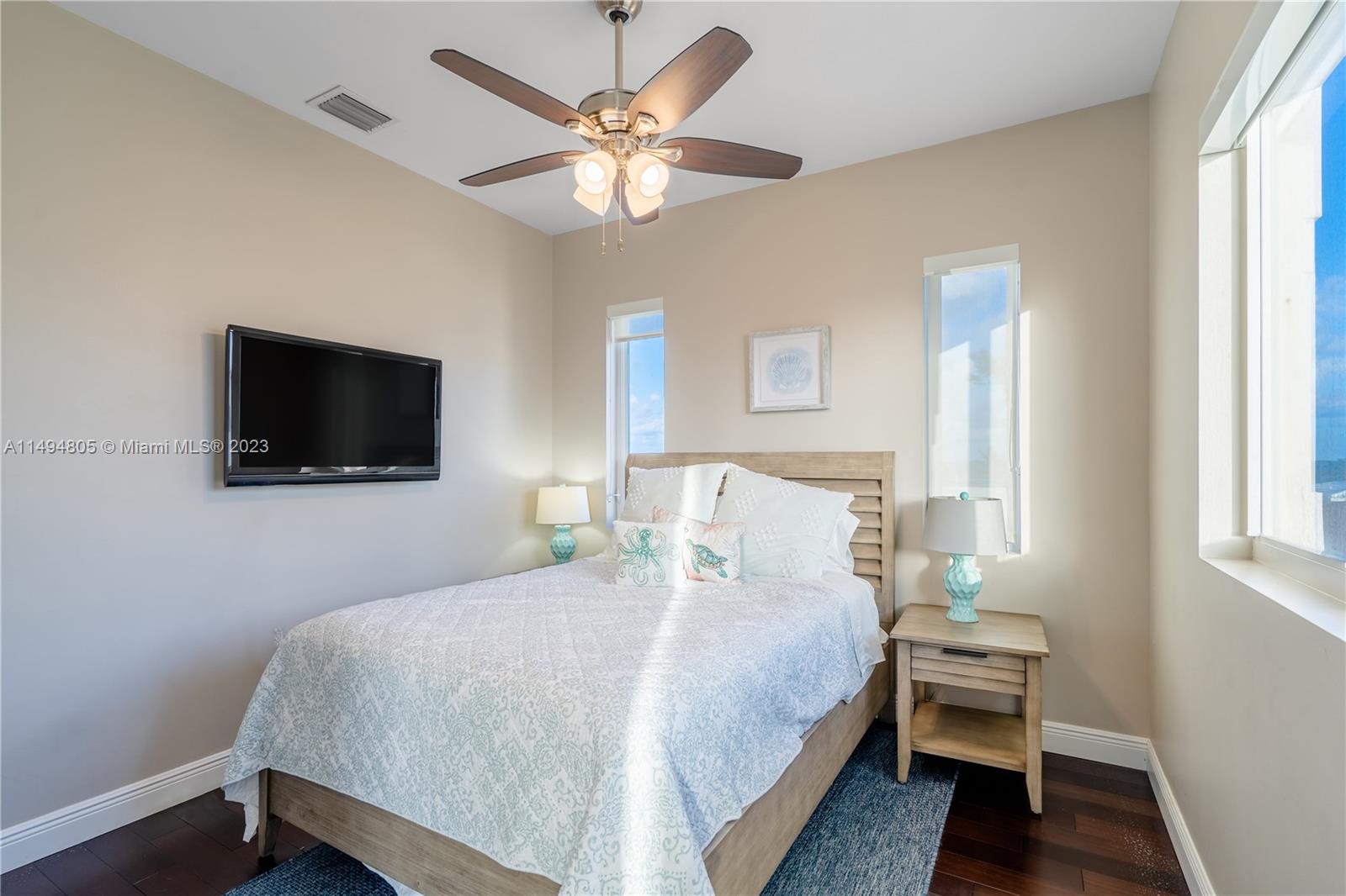 HOLLYWOOD BEACH - Residential