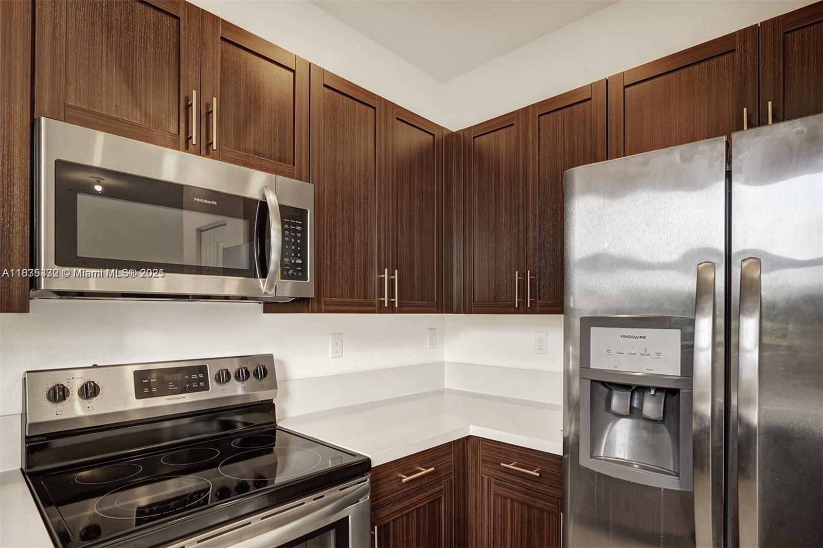 STELLAR PEMBROKE PINES - Residential Lease