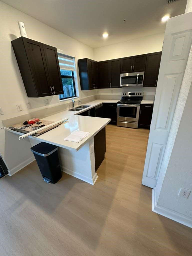 STELLAR PEMBROKE PINES - Residential Lease