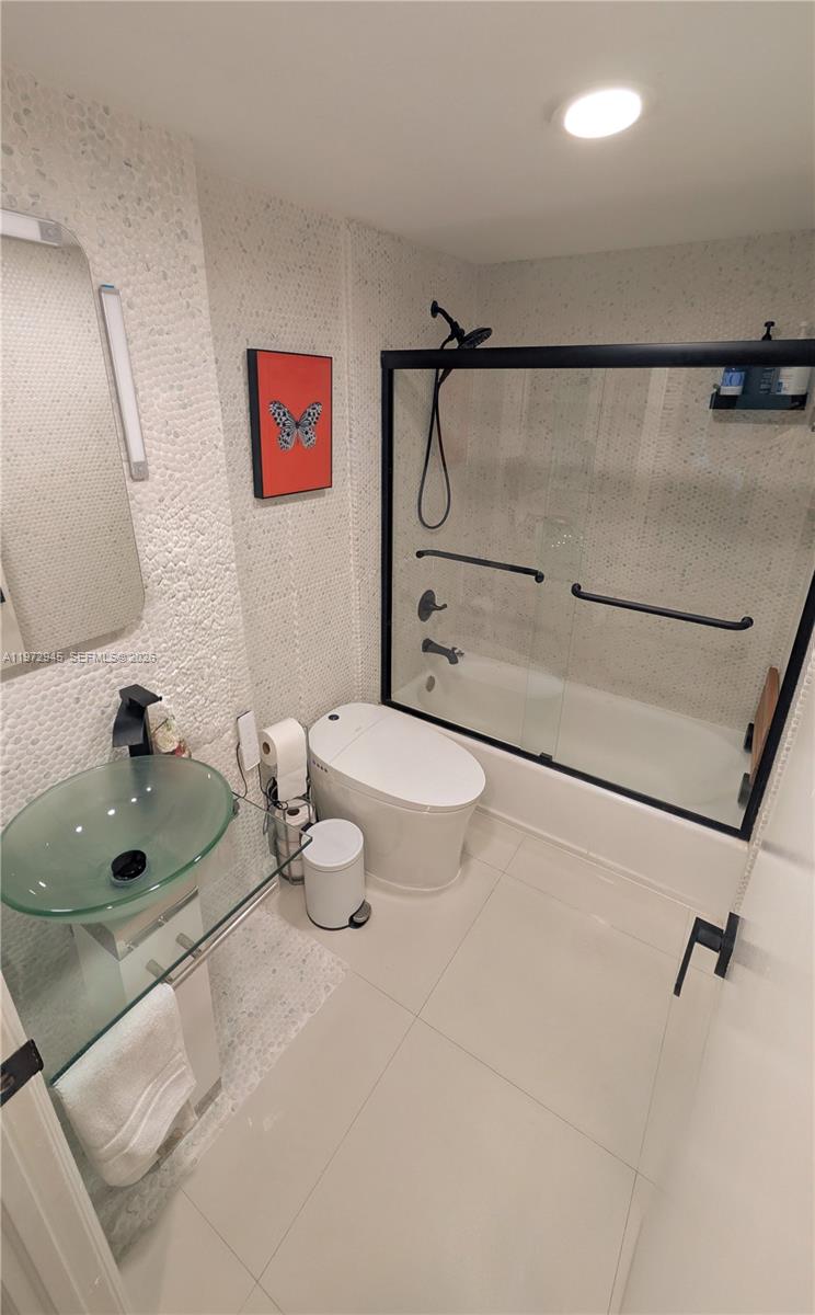 TREASURES ON THE BAY II C - Residential