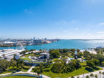 253 NE 2nd St 424 Miami FL 33132