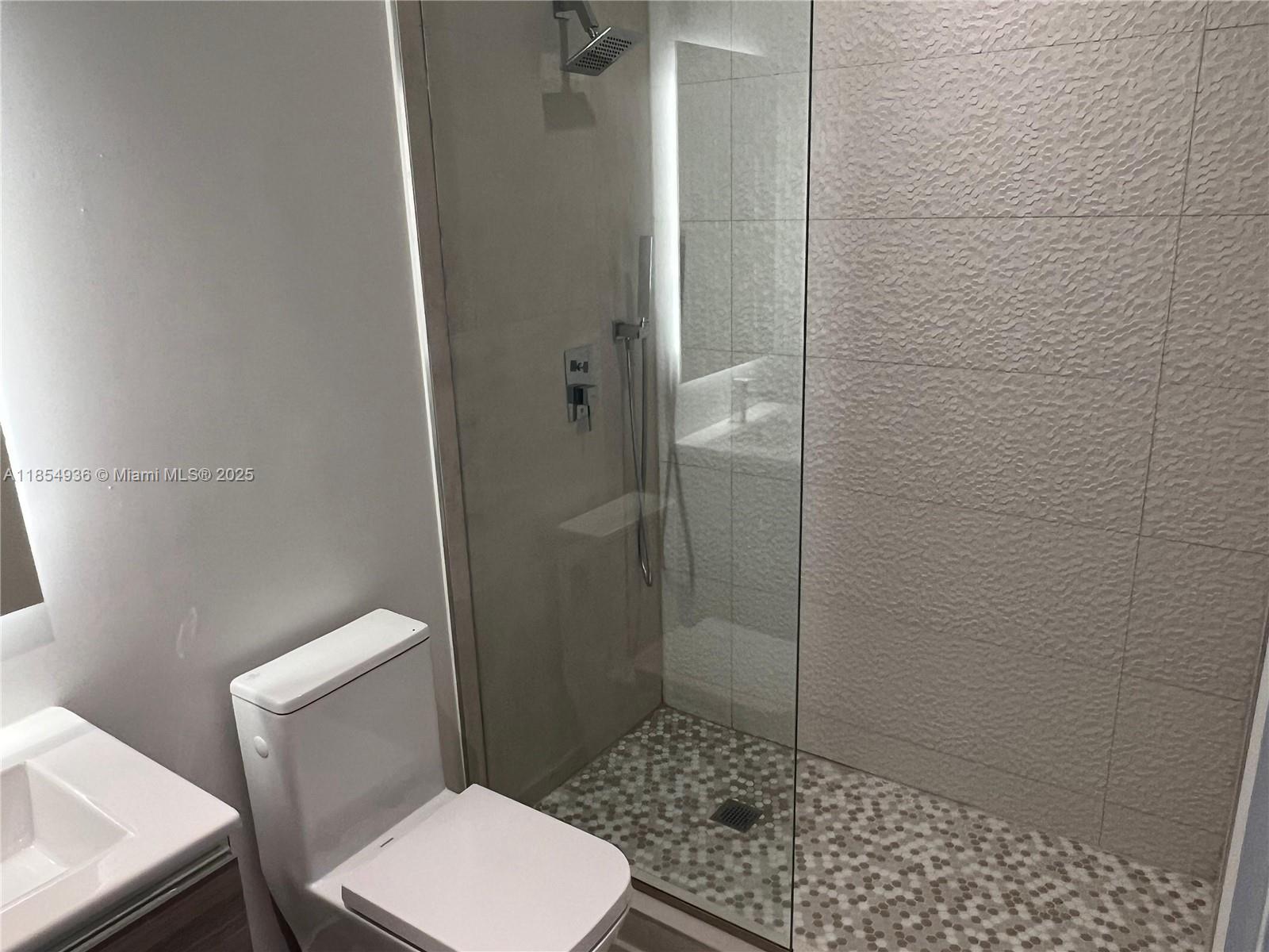 239 SW 9th St 2103