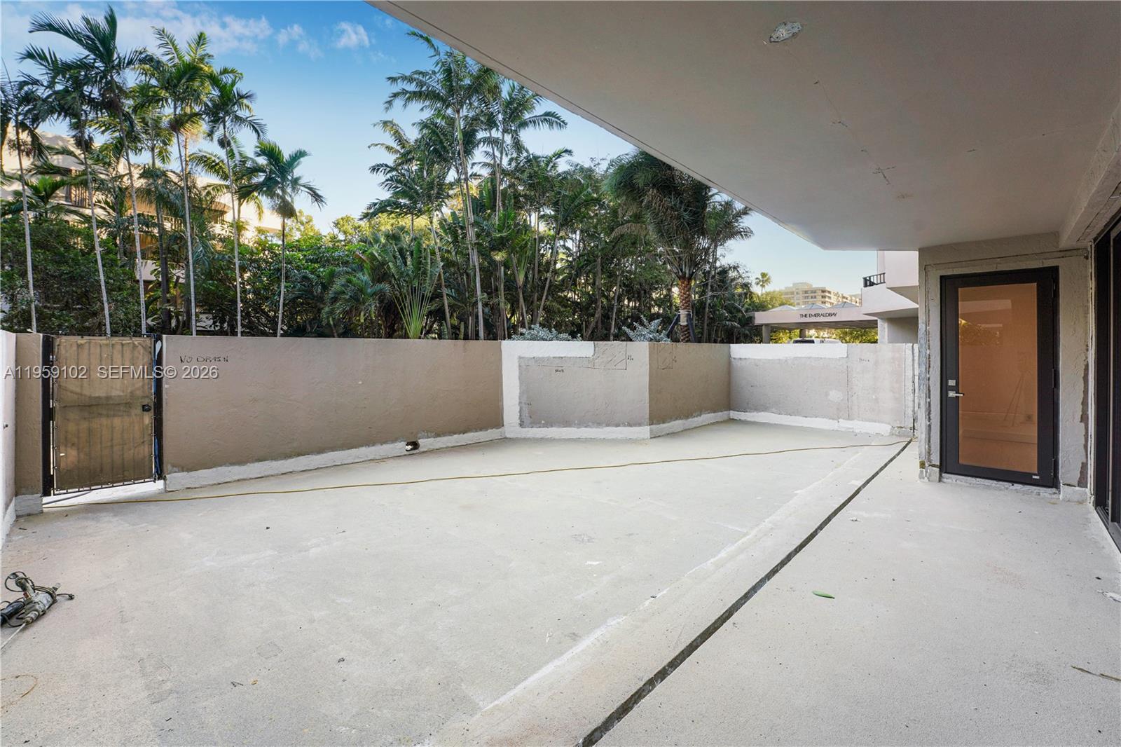 THE EMERALDBAY @ KEY COLO - Residential