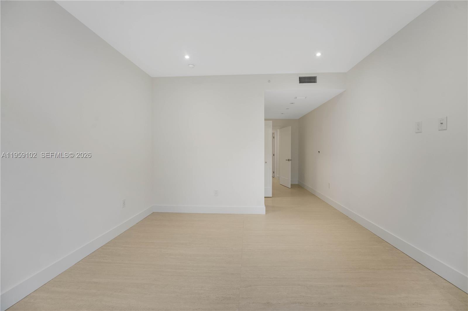 THE EMERALDBAY @ KEY COLO - Residential