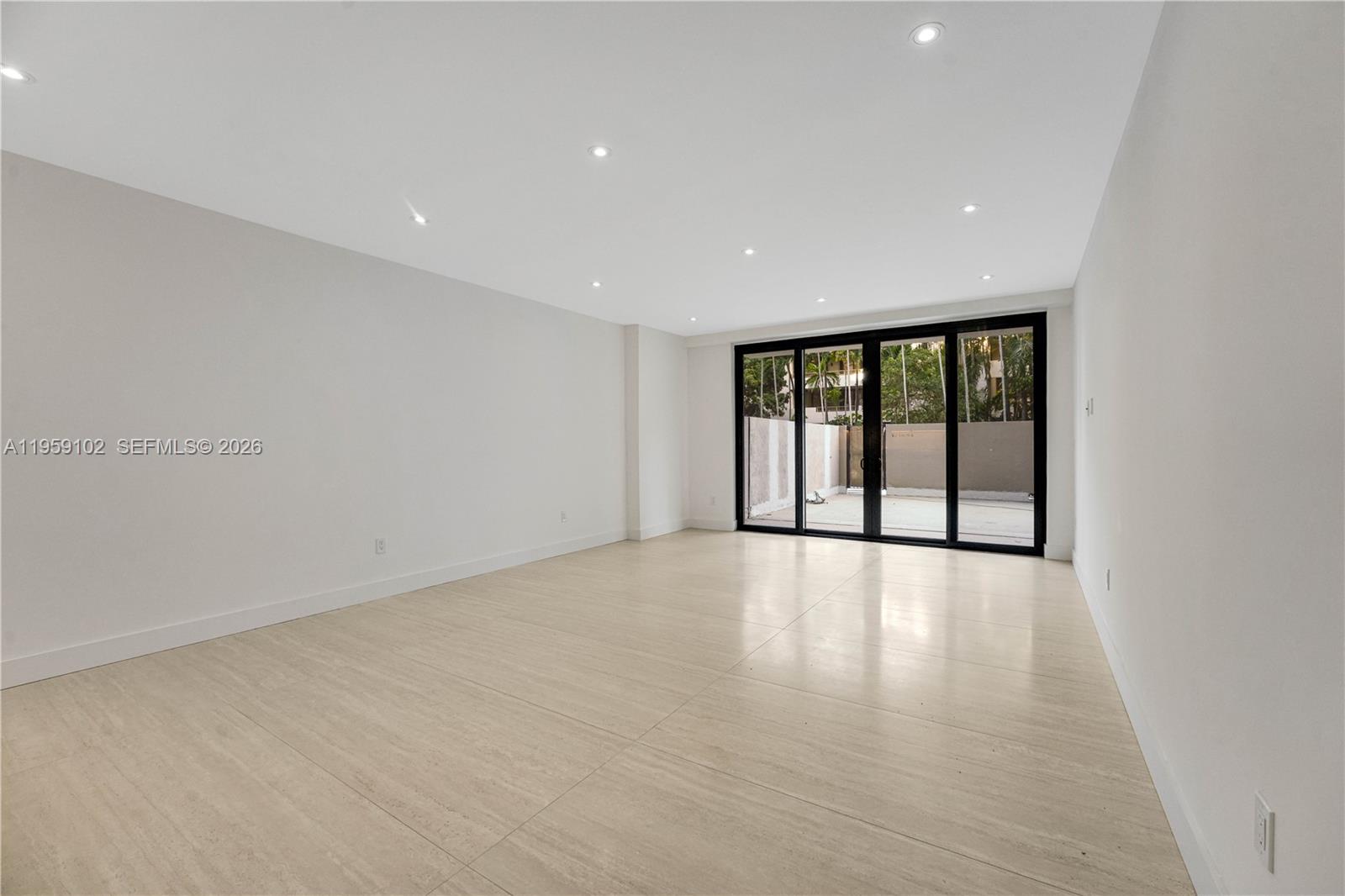 THE EMERALDBAY @ KEY COLO - Residential