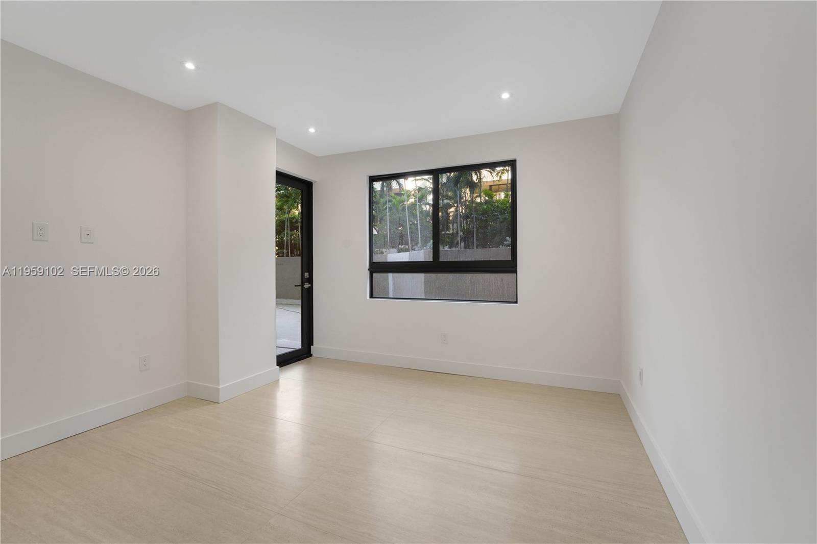 THE EMERALDBAY @ KEY COLO - Residential