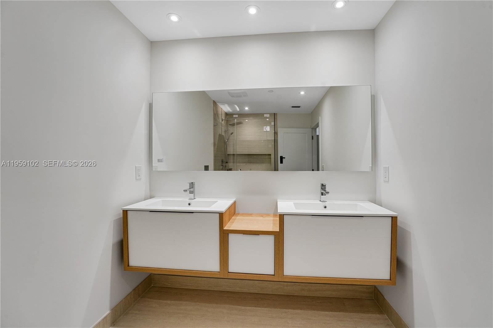 THE EMERALDBAY @ KEY COLO - Residential