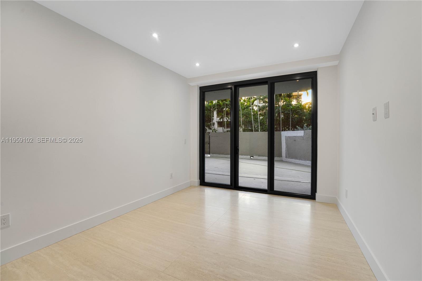 THE EMERALDBAY @ KEY COLO - Residential