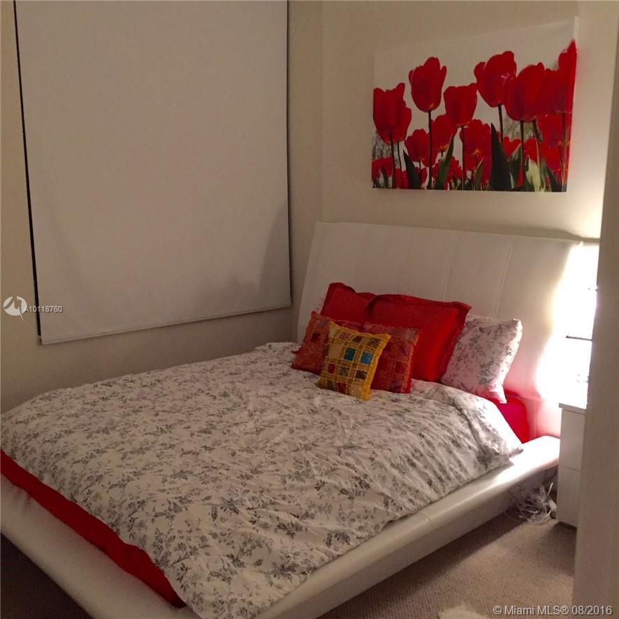 THE PLAZA 901 BRICKELL CO - Residential Lease