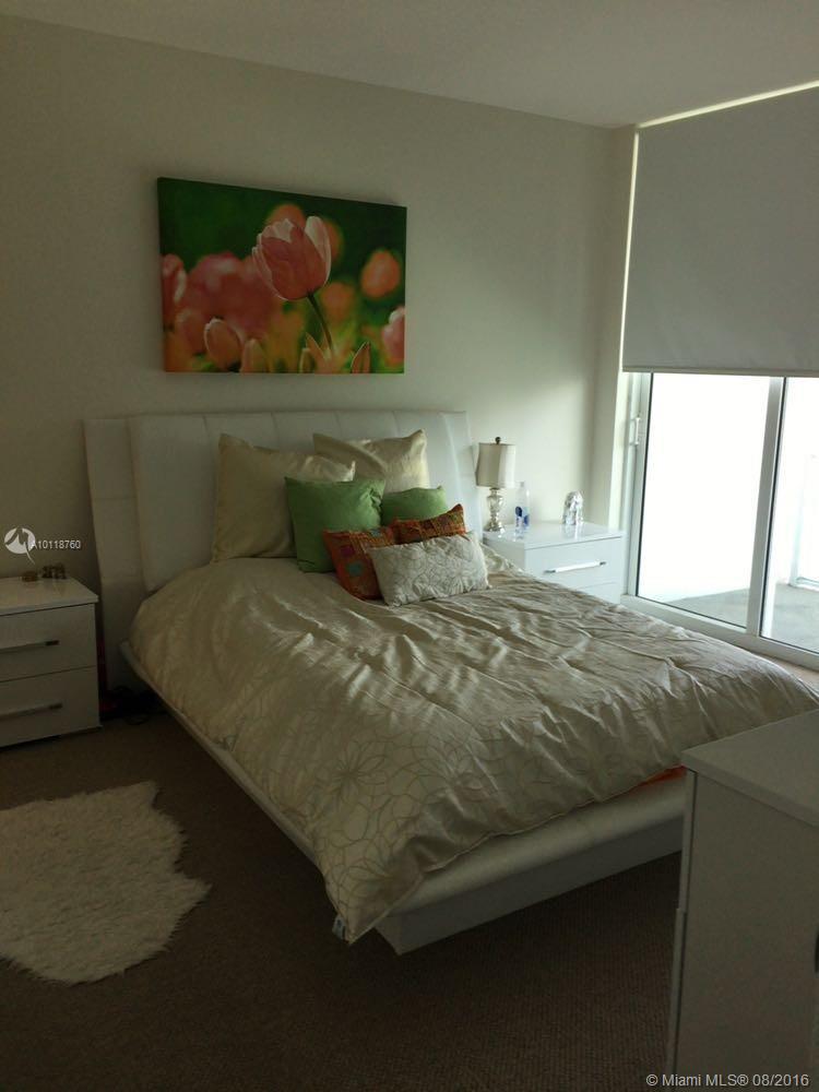 THE PLAZA 901 BRICKELL CO - Residential Lease