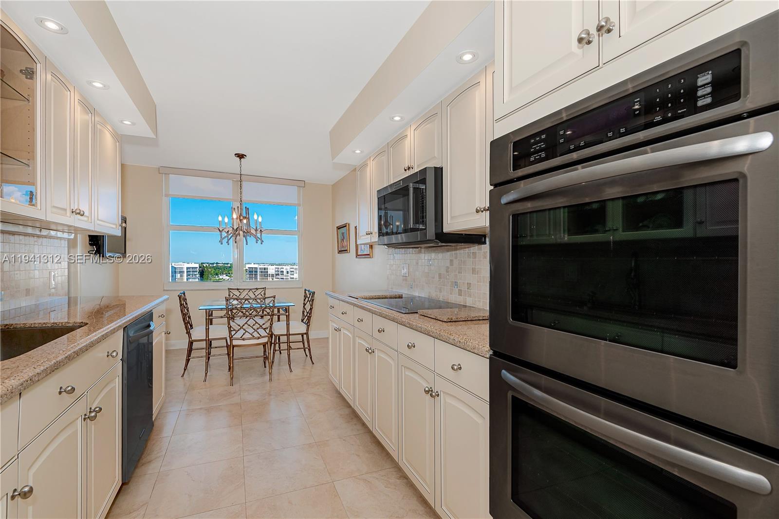 AQUARIUS CONDO - Residential